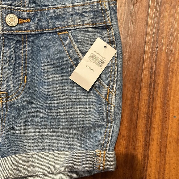 GAP Kids , Girl’s Denim Shortalls with Medium Wash - Picture 3 of 4
